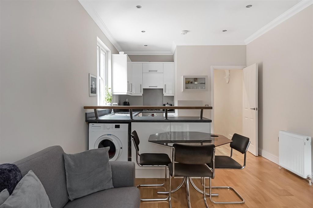Property photo 2 of 15 Kitchen/Reception Room
