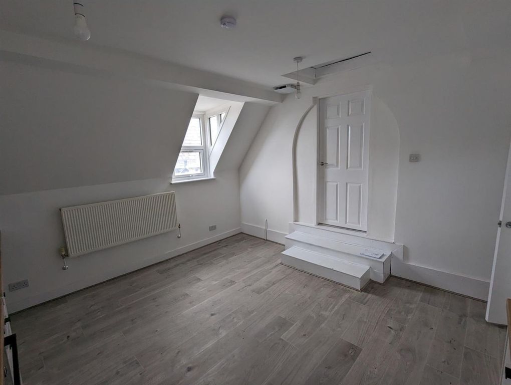 Property photo 2 of 9 Dining Room