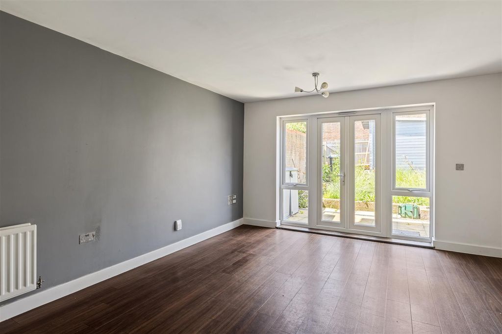 Property photo 3 of 13 32 Funnell Drive-9.Jpg