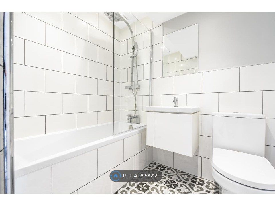 Property photo 2 of 6 Bathroom