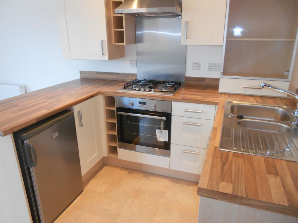 Property photo 2 of 10 Kitchen