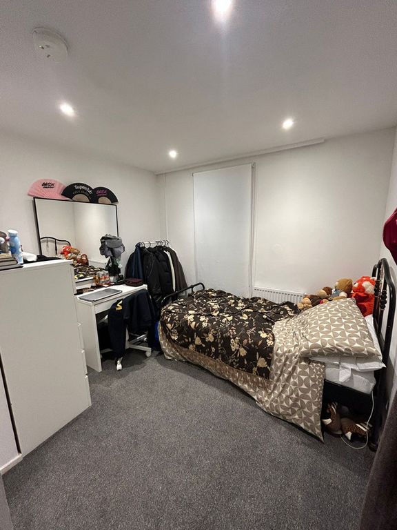 Property photo 3 of 5