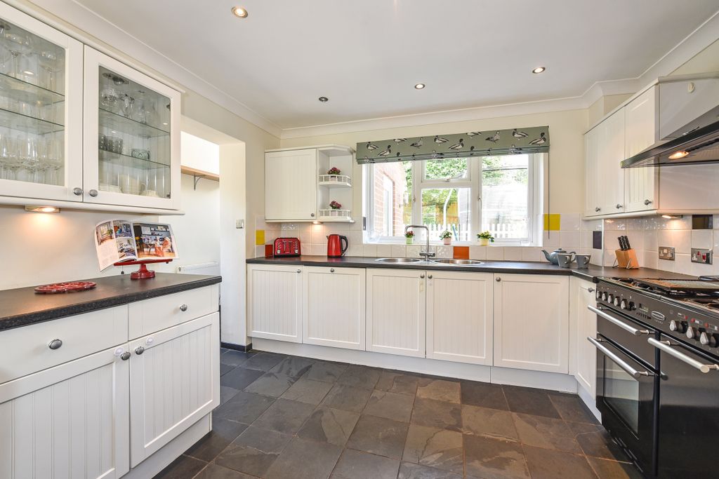 Property photo 3 of 30