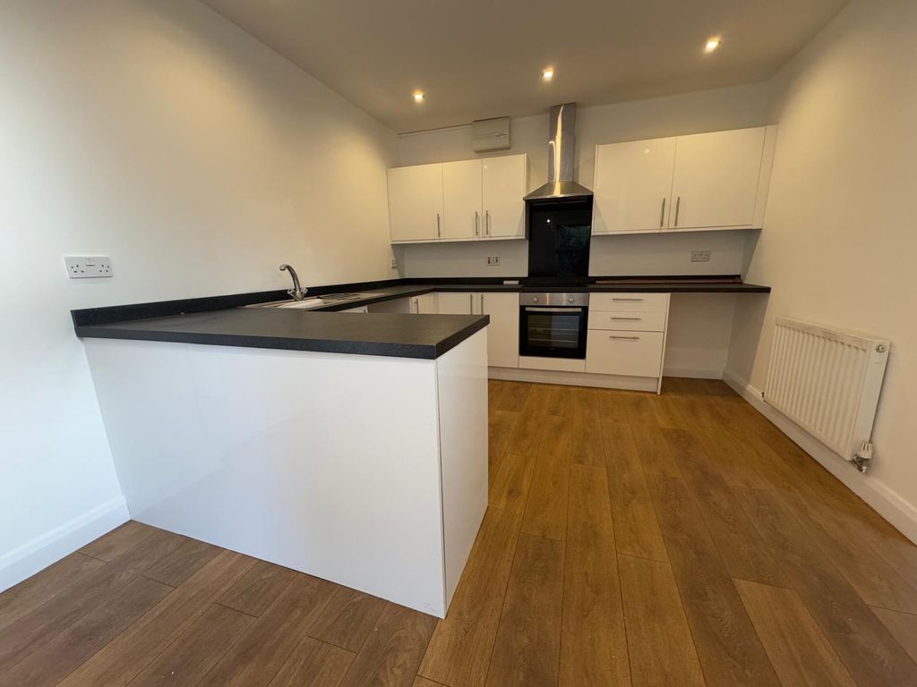 Property photo 3 of 16 Image