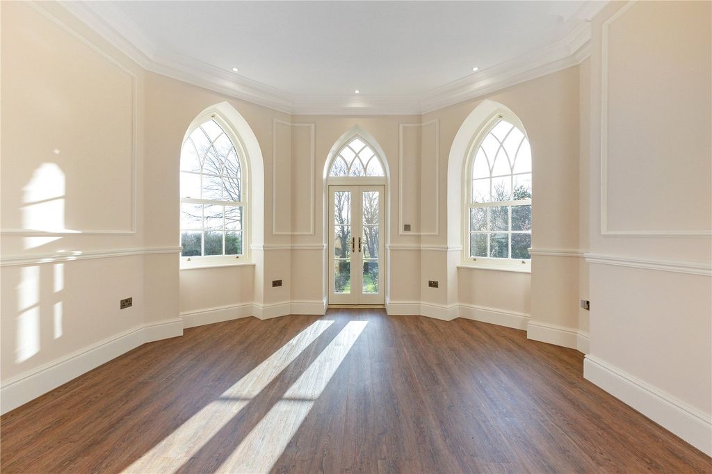 Property photo 3 of 21 Picture No. 06