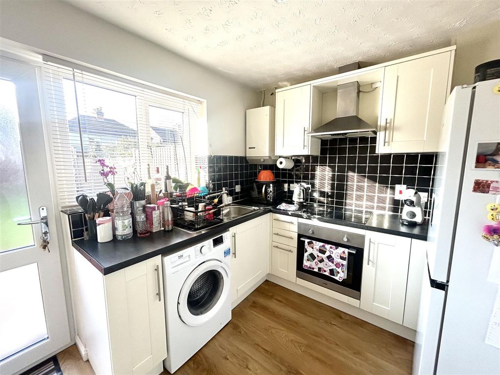 Property photo 2 of 10 Kitchen/Diner