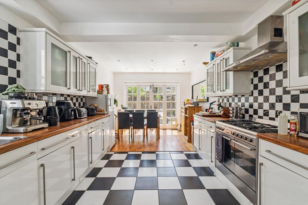 Property photo 3 of 7 Image