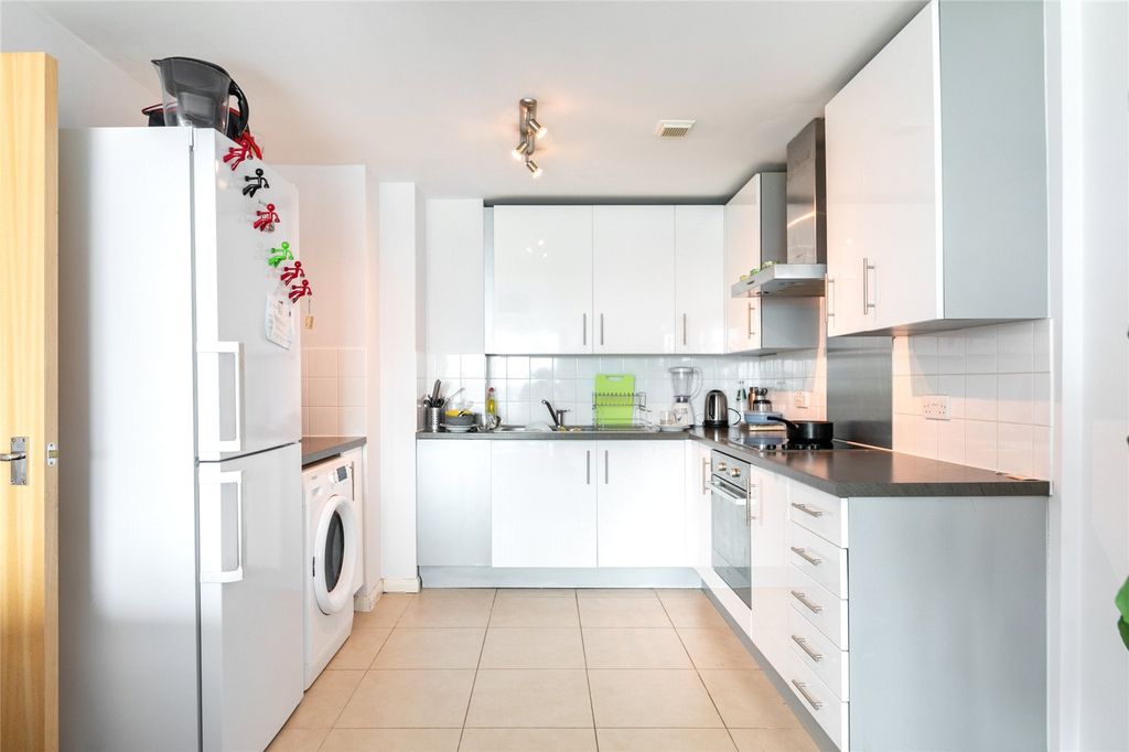 Property photo 2 of 10 Picture No. 04