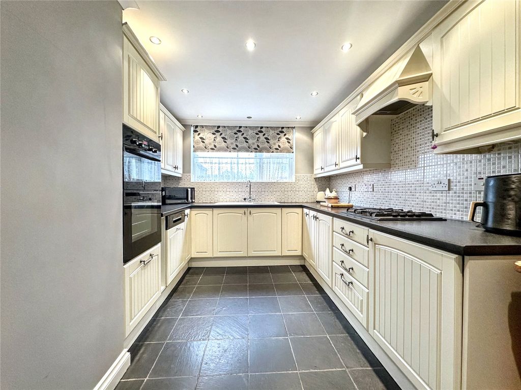 Property photo 2 of 15 Kitchen