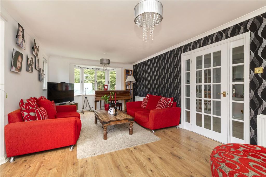 Property photo 3 of 33