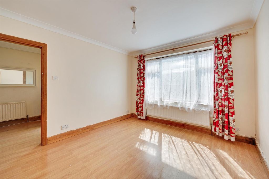 Property photo 3 of 20 Daniels_139 Crest Road Nw2_002.Jpg