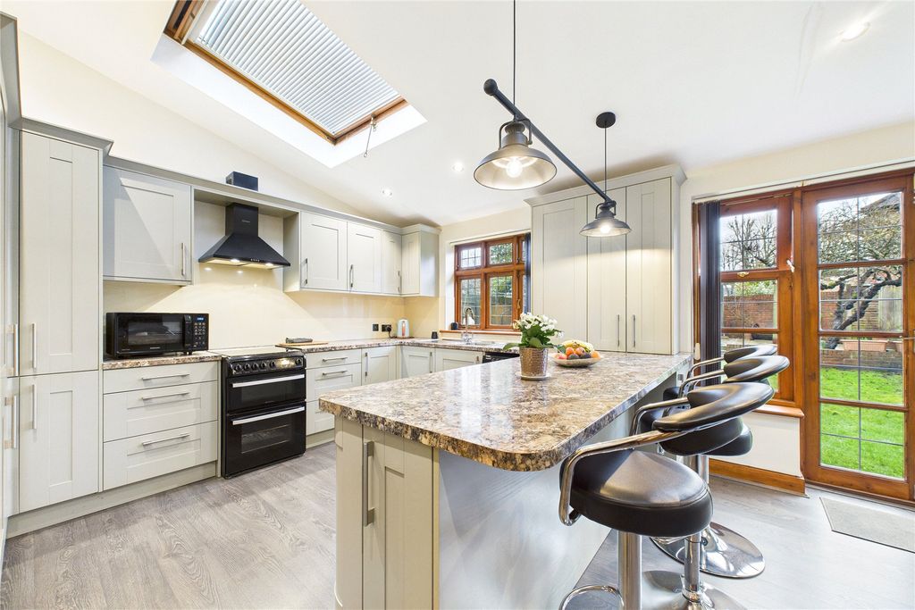 Property photo 3 of 14 Picture No. 11