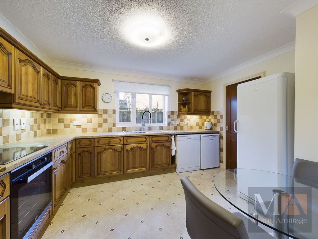 Property photo 2 of 23