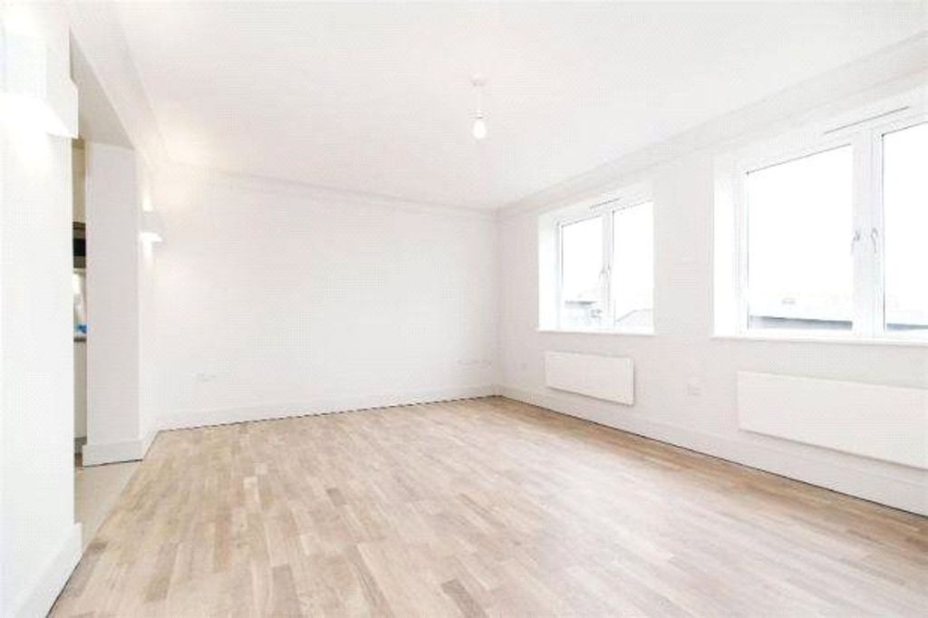 Property photo 1 of 7 Albion Court E1