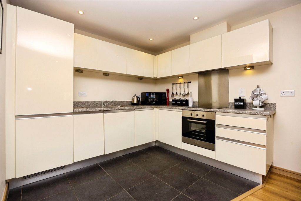 Property photo 2 of 16 Picture No. 03