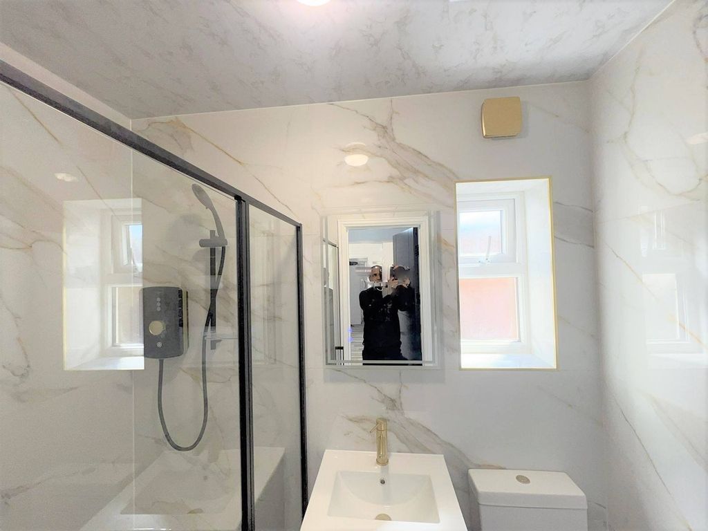 Property photo 1 of 9 One Bedroom Ground Floor Flat Close To Chadwel Heath Train Station