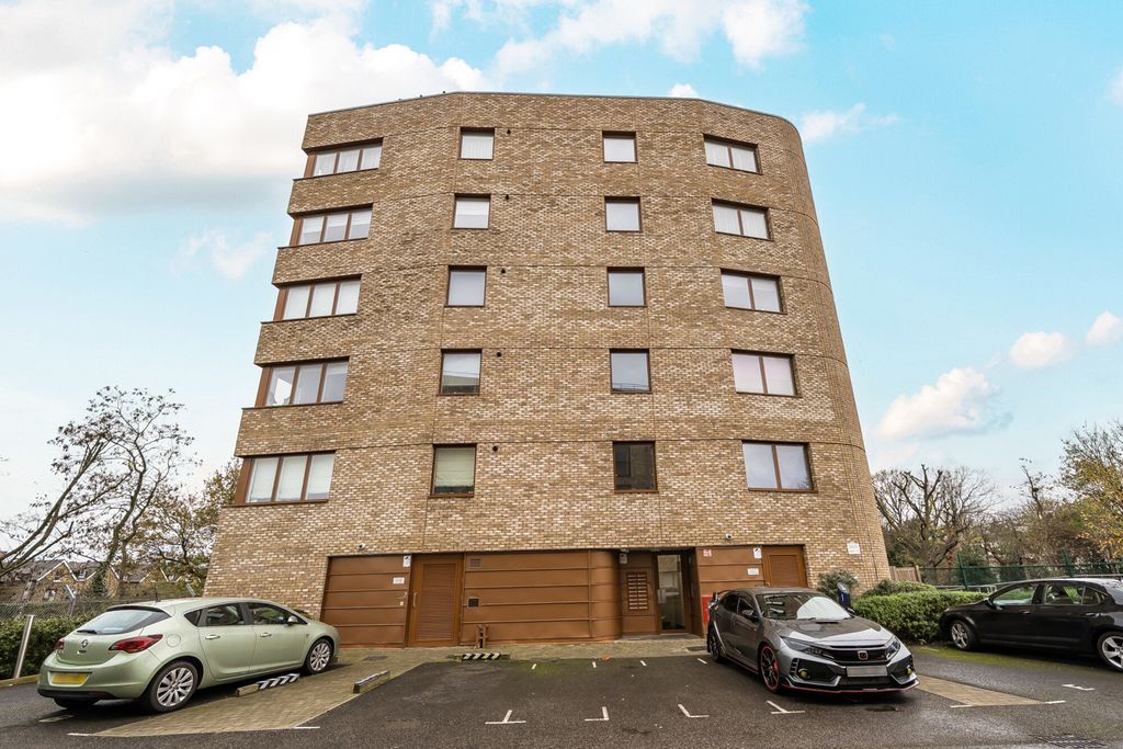 Property photo 1 of 12 1384033-1-69283d1...