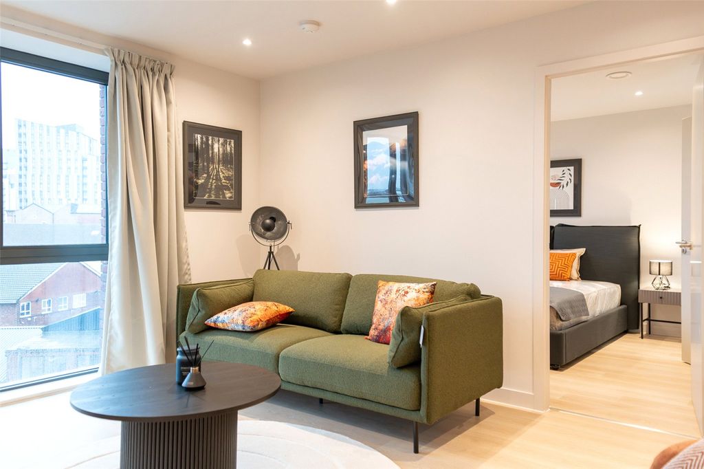 Property photo 3 of 18 Picture No. 11