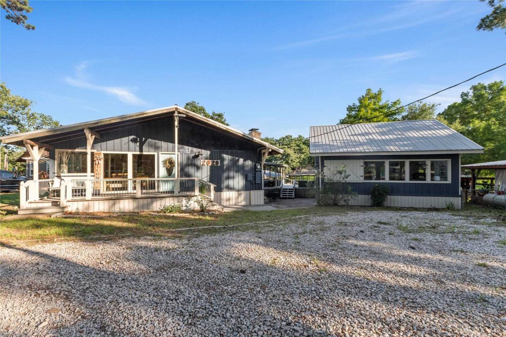 Property photo 1 of 31