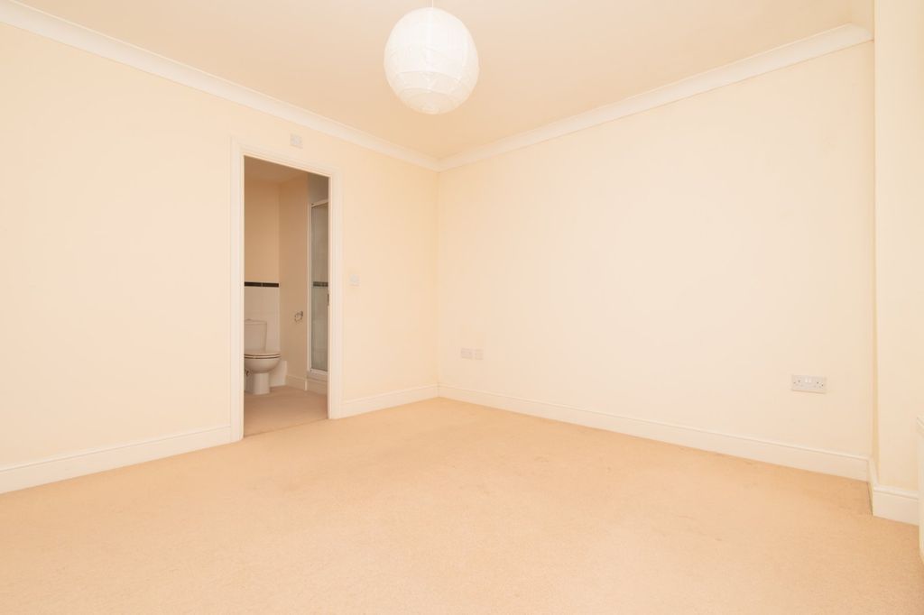 Additional image 8 of 2 bed flat for saleAinsley Way, Chartham, Canterbury CT4