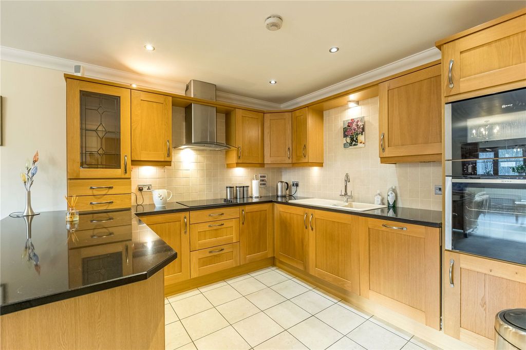 Property photo 3 of 16 Kitchen Area