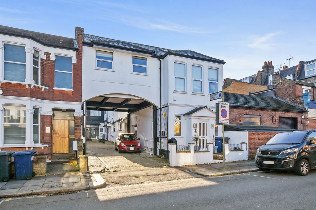 Property photo 1 of 10 01-1697Gcdan - Office 1A Bedford Road - Exterior -