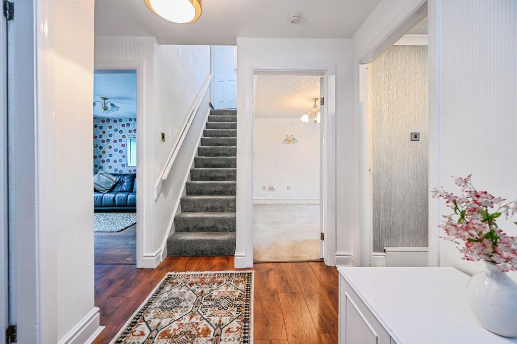 Property photo 2 of 19 Pbox-Img.Jpg