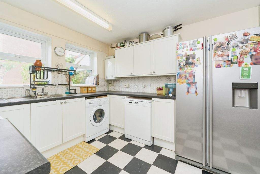 Property photo 2 of 15 Kitchen