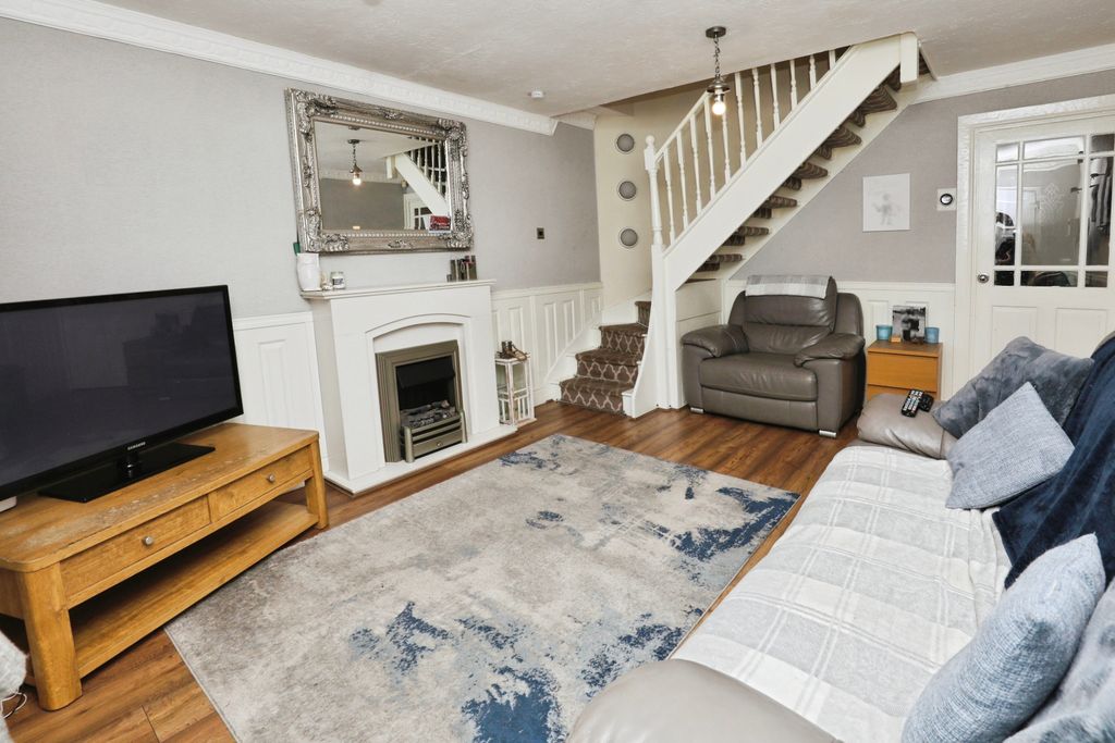 Property photo 3 of 14 6