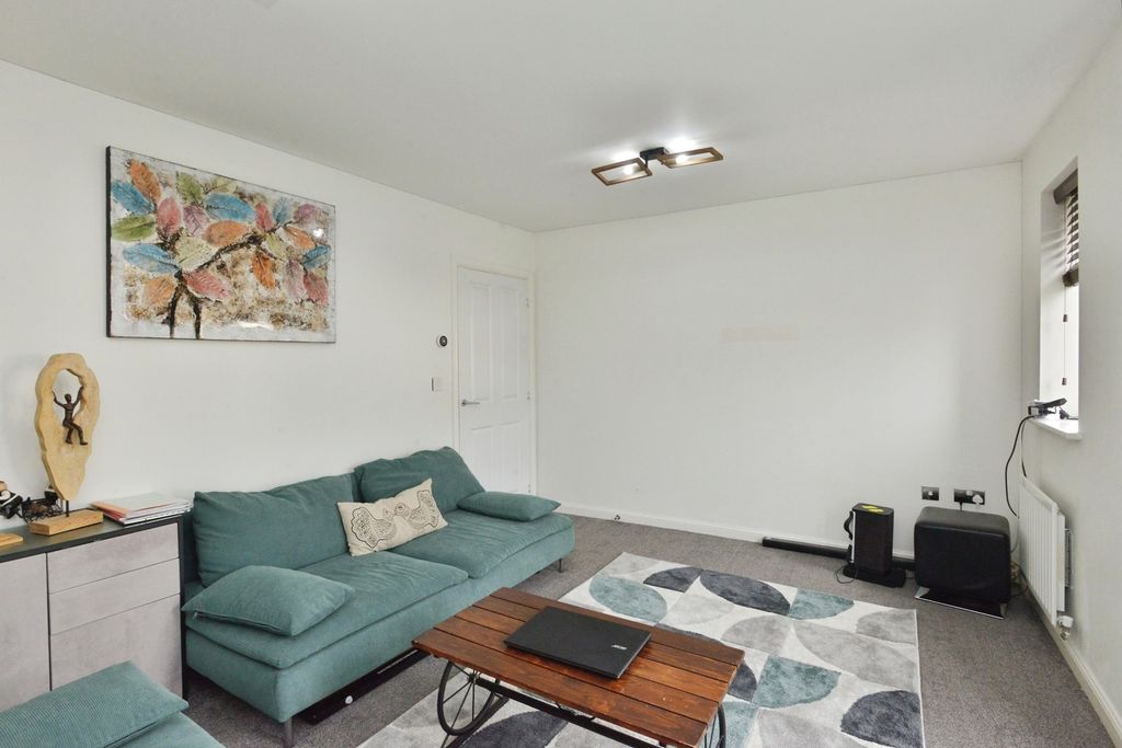 Property photo 2 of 17 Photo