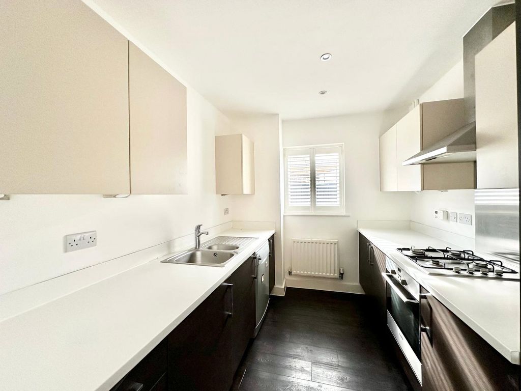 Property photo 3 of 15 Kitchen