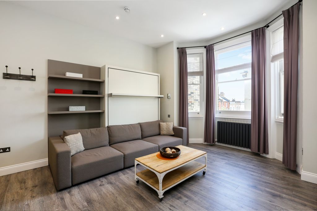 Property photo 2 of 6