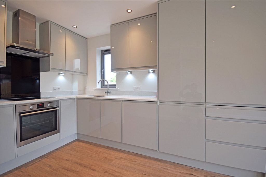 Property photo 2 of 7 Picture No. 10