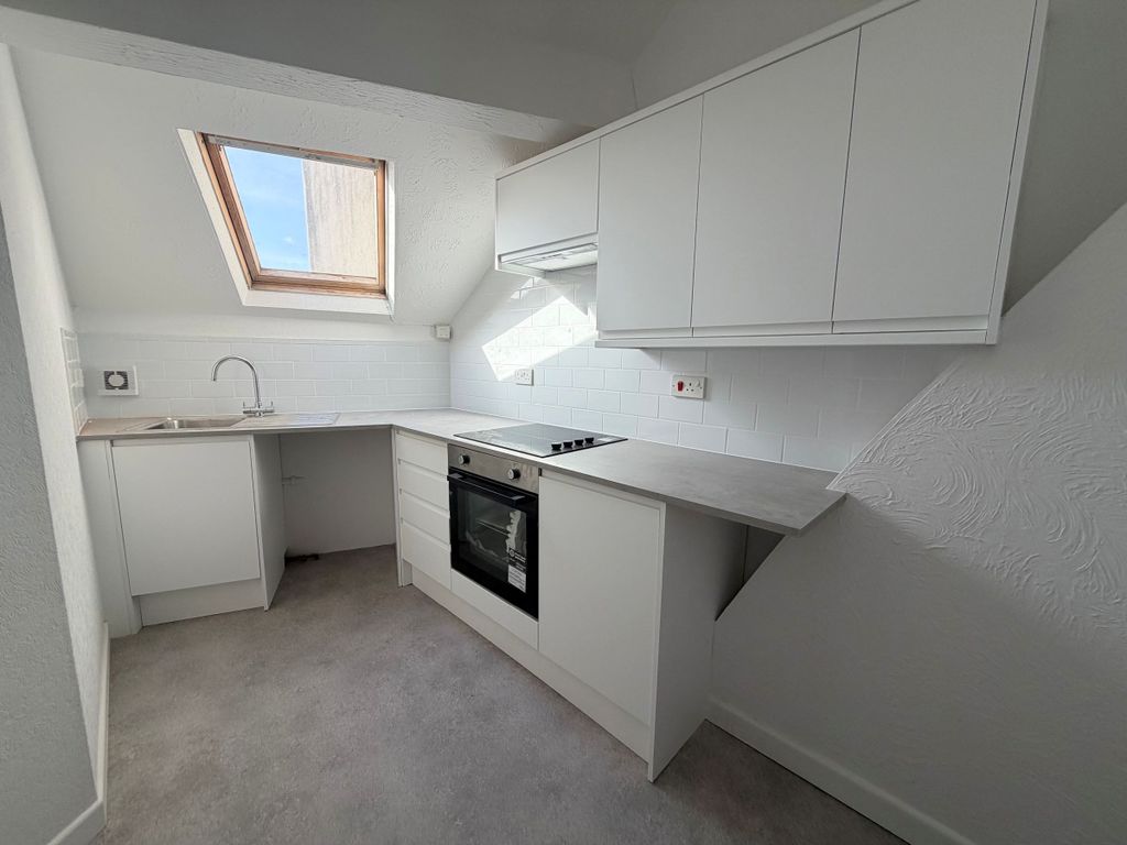 Property photo 1 of 4 Kitchen Porthcawl Cf36