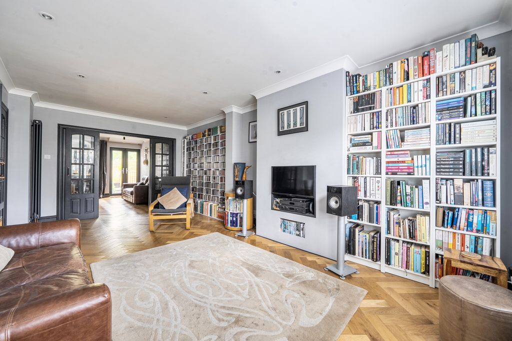 Property photo 2 of 17