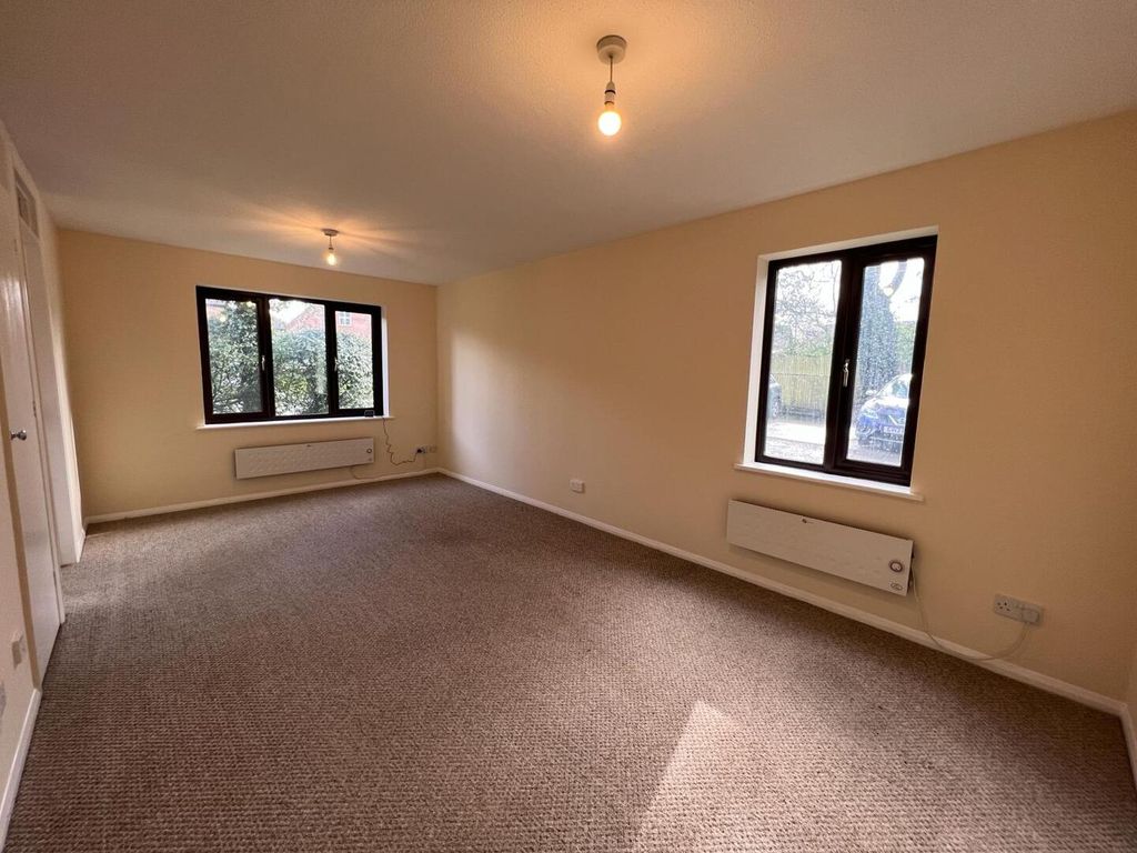 Property photo 2 of 8 Living Room