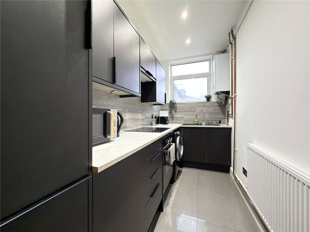 Property photo 3 of 8 Picture No. 04