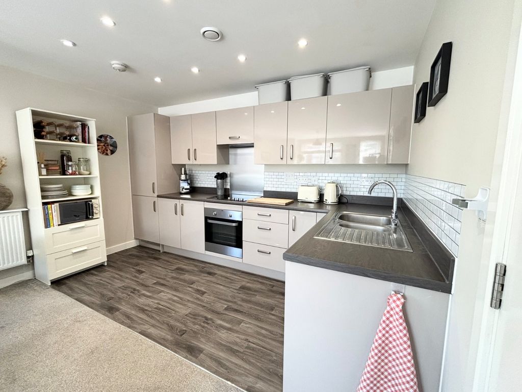Property photo 3 of 11 Kitchen-Diner