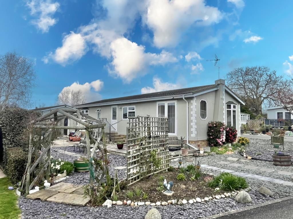 Property photo 2 of 21 Outside Front