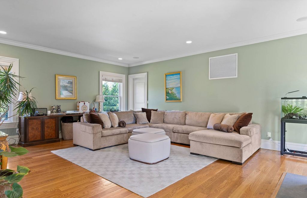 Property photo 1 of 4