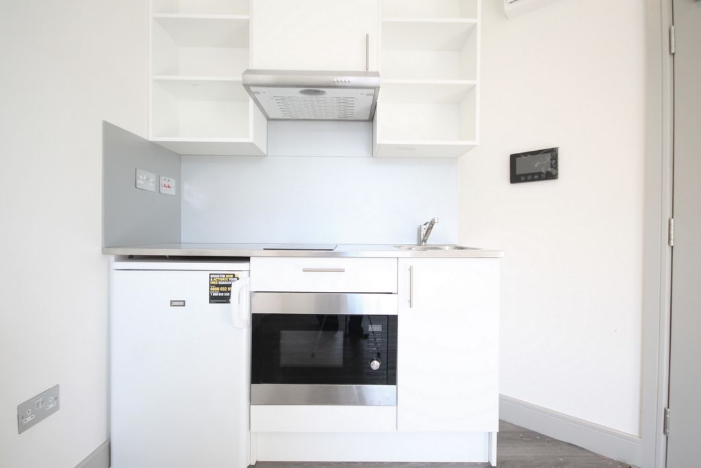 Property photo 3 of 4 Kitchen