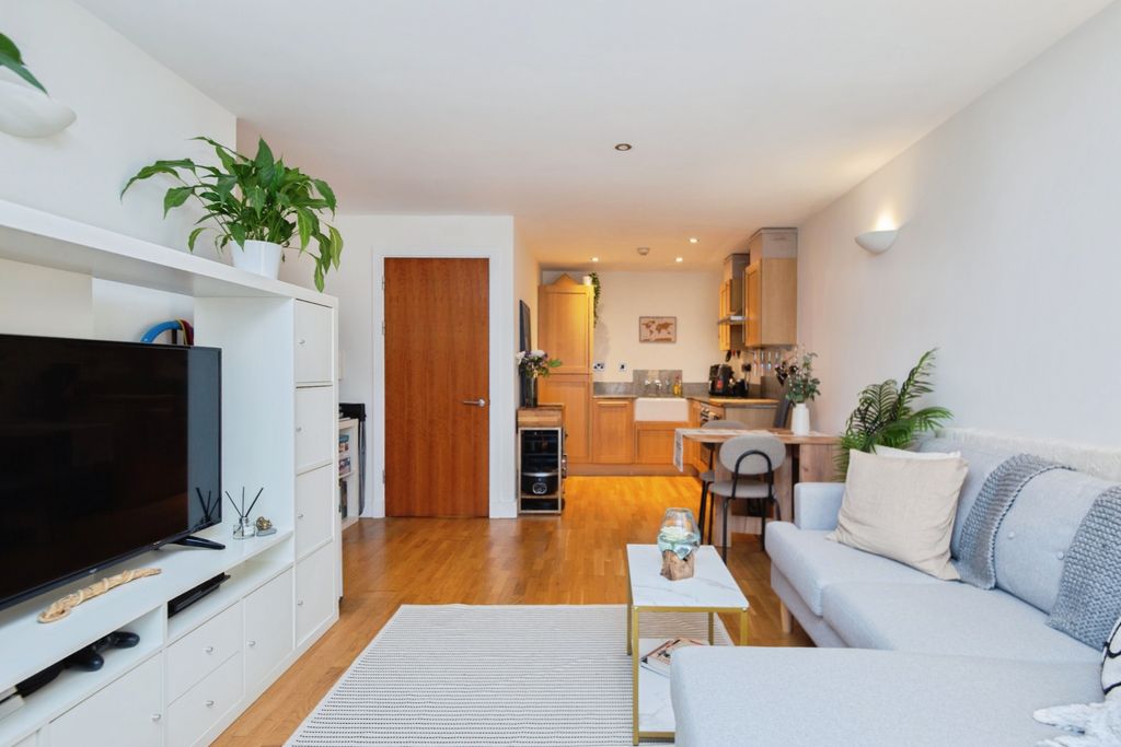 Property photo 2 of 15 Open Plan Living
