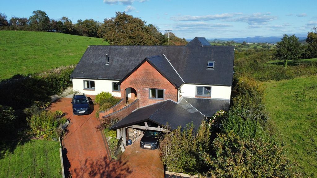 Property photo 1 of 60