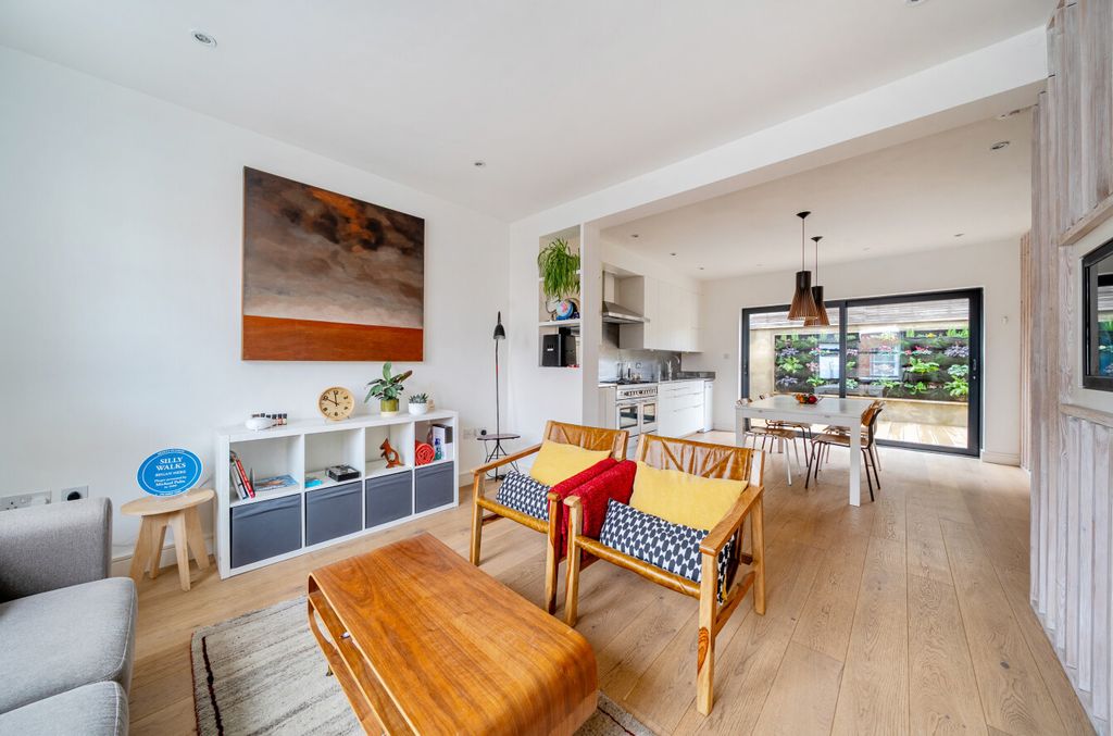 Property photo 3 of 17 1380483-12-691331...