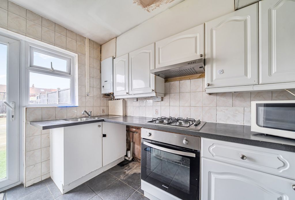 Property photo 2 of 26 1394237-20-694Ac1...