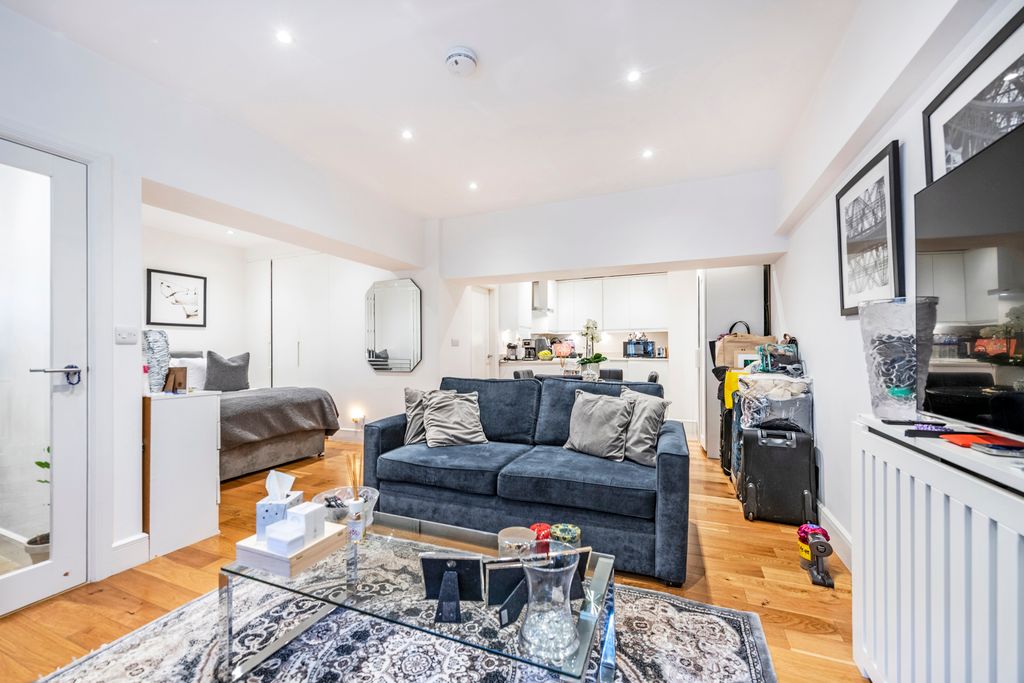 Property photo 1 of 8 Picture No. 10