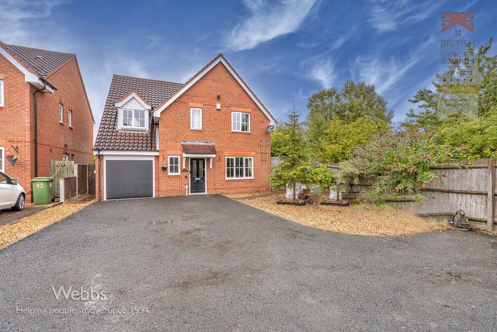 Property photo 1 of 40 © Webbs Estate Agents © (43 Of 42).Jpg