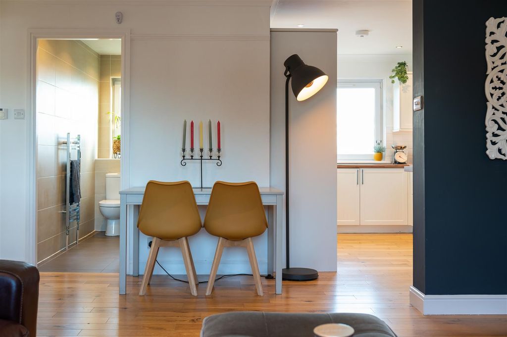 Property photo 3 of 17 Bowhillcourt4_012.Jpg