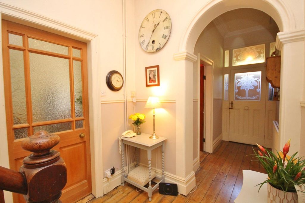Property photo 2 of 19 Hal3.Jpg