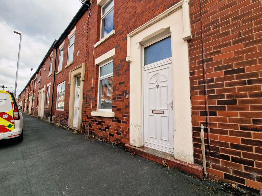 Property photo 1 of 11